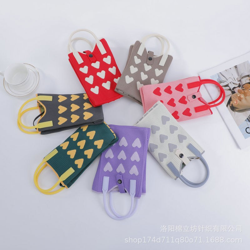 Dopamine mini heart-shaped phone bag, crossbody knitted bag, niche design, handbag/shoulder bag, portable mini bag.