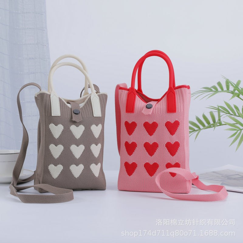 Dopamine mini heart-shaped phone bag, crossbody knitted bag, niche design, handbag/shoulder bag, portable mini bag.